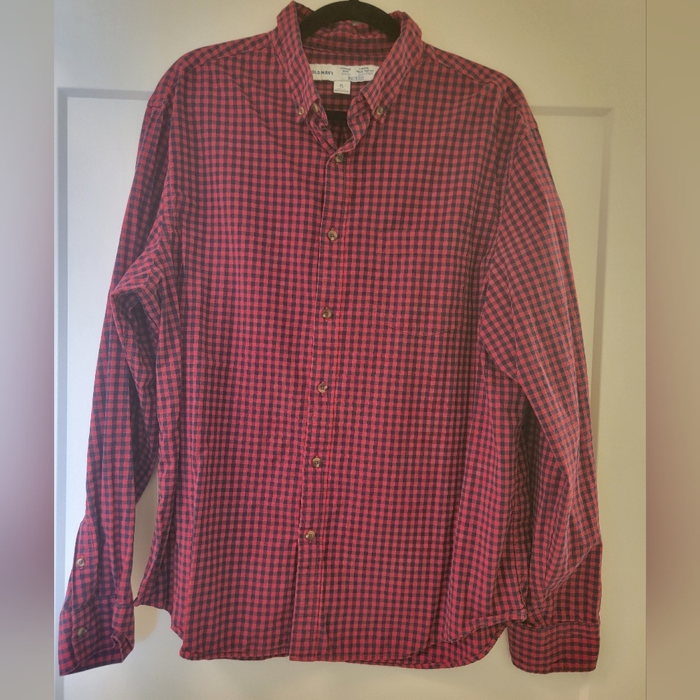 Old Navy Red and Black Checkered Men's Shirt
